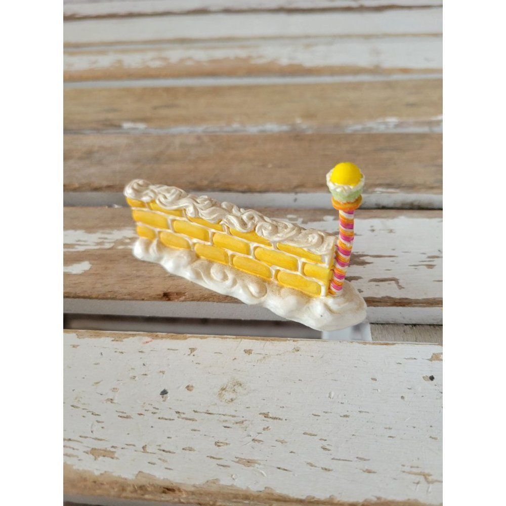Lemax sugar spice frosted wafer brick wall fence light lamp